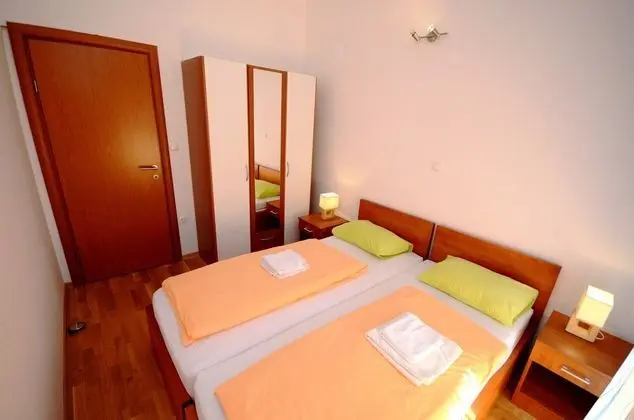 Apart Daire, 1 Büyük (Queen) Boy Yatak ve Çekyat