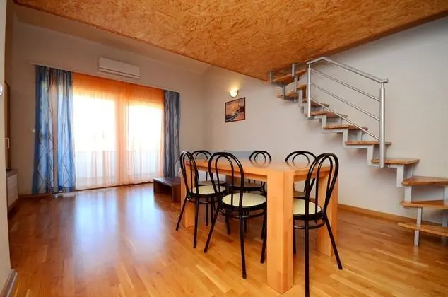 Apart Daire, 1 Büyük (Queen) Boy Yatak ve Çekyat