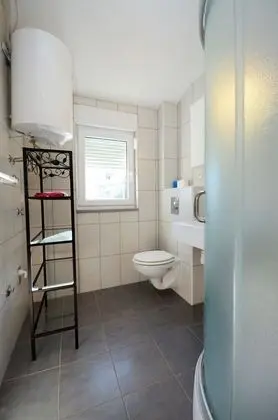 Apart Daire, 1 Büyük (Queen) Boy Yatak ve Çekyat