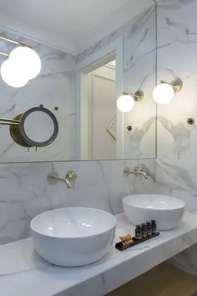 Süit, Sıcak Su Küveti (Iconic, Acropolis View)