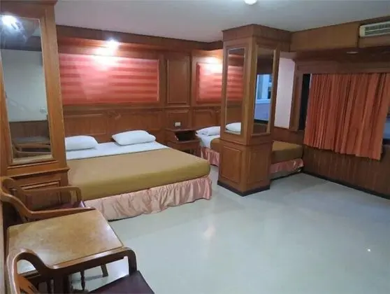 Üç Kişilik Oda