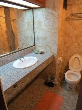 Üç Kişilik Oda
