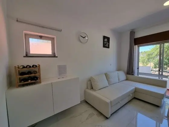 Apart Daire, 1 En Büyük (King) Boy Yatak ve Çekyat