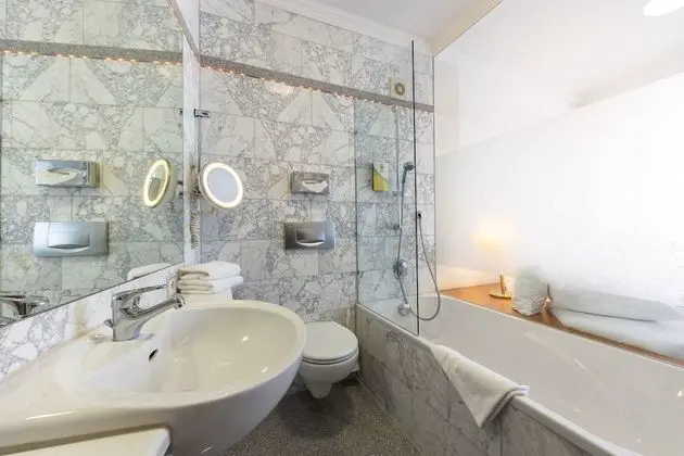 Comfort Tek Büyük Yataklı Oda