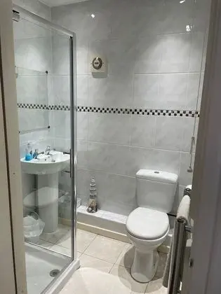 Tek Kişilik Oda, Ortak Banyo