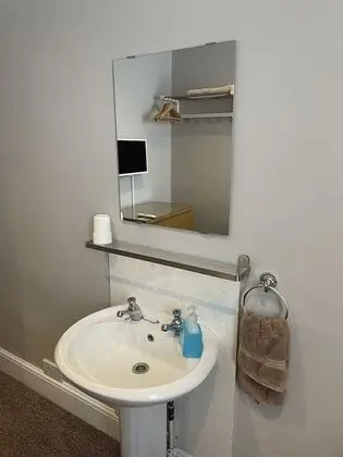 Tek Kişilik Oda, Ortak Banyo