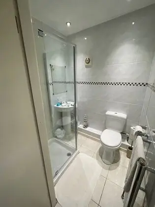Tek Kişilik Oda, Ortak Banyo