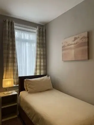 Tek Kişilik Oda, Ortak Banyo (Shared Facilities)