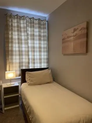 Tek Kişilik Oda, Ortak Banyo (Shared Facilities)