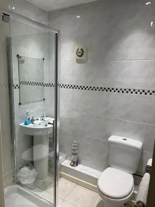 Tek Kişilik Oda, Ortak Banyo (Shared Facilities)