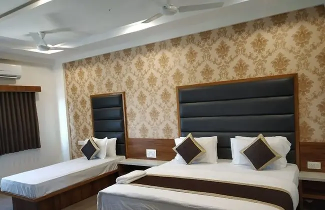 Deluxe Üç Kişilik Oda