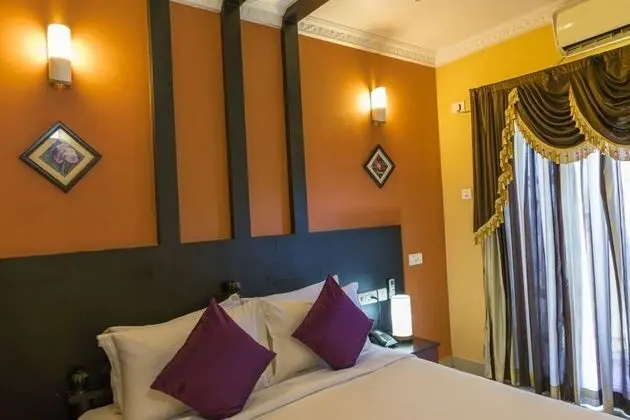 Superior Tek Büyük Yataklı Oda, Balkon, Bahçe Manzaralı
