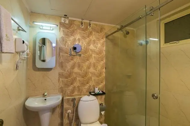 Superior Tek Büyük Yataklı Oda, Balkon, Bahçe Manzaralı