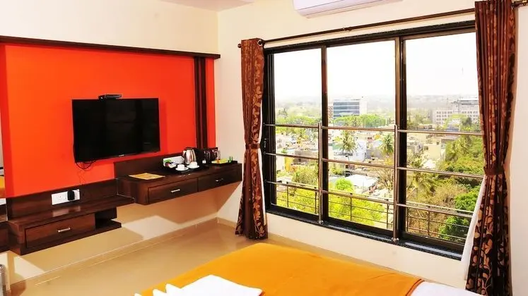 Deluxe Tek Büyük Yataklı Oda, Sigara İçilebilir, Şehir Manzaralı