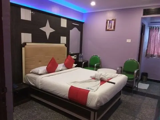 Deluxe Tek Büyük Yataklı Oda, 1 Çift Kişilik Yatak, Sigara İçilebilir, Bahçe Manzaralı