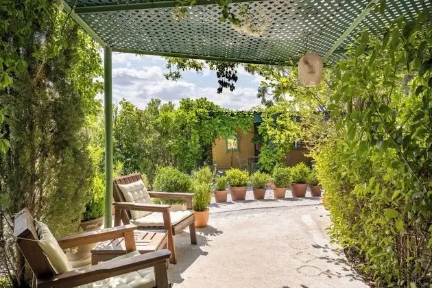 Design Büyük Yataklı Tek Kişilik Oda, 1 Çift Kişilik Yatak, Özel Banyo, Bahçe Manzaralı (MiniMaxi)