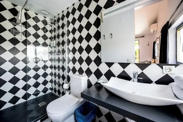 Design Büyük Yataklı Tek Kişilik Oda, 1 Çift Kişilik Yatak, Özel Banyo, Bahçe Manzaralı (MiniMaxi)