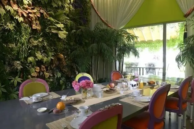 Design Tek Büyük veya İki Ayrı Yataklı Oda, Özel Banyo, Avlu Manzaralı (Zemara)