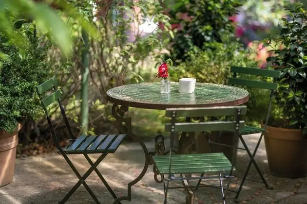 Design Tek Büyük veya İki Ayrı Yataklı Oda, Özel Banyo, Avlu Manzaralı (Zemara)