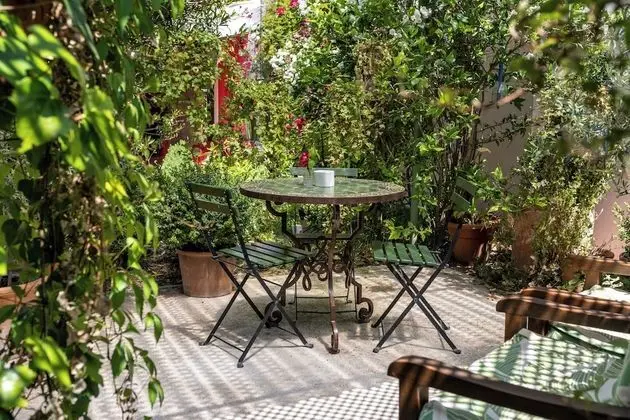 Design Tek Büyük veya İki Ayrı Yataklı Oda, Özel Banyo, Avlu Manzaralı (Zemara)