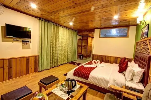 Deluxe Tek Büyük Yataklı Oda, Sigara İçilebilir