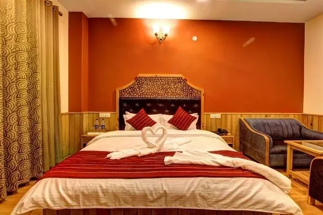 Deluxe Tek Büyük Yataklı Oda, Sigara İçilebilir