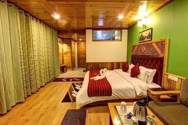 Deluxe Tek Büyük Yataklı Oda, Sigara İçilebilir
