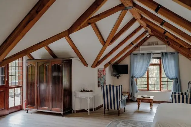 Bokmakierie Luxury Loft Room - Stairs