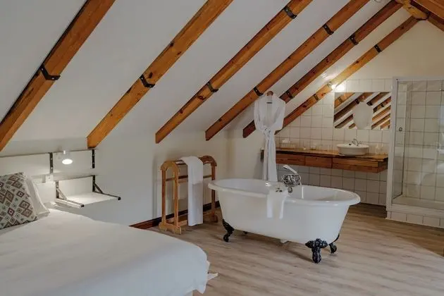 Bokmakierie Luxury Loft Room - Stairs