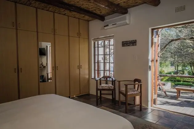 Kingfisher Semi-Luxury Double / Twin Room