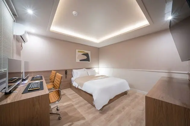 Deluxe Tek Büyük Yataklı Oda