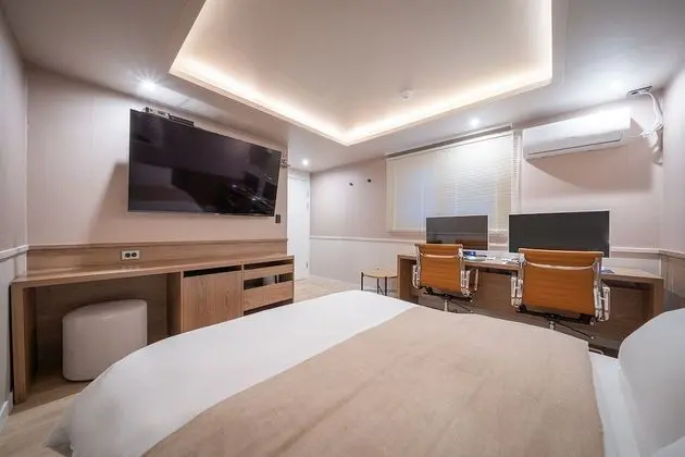 Deluxe Tek Büyük Yataklı Oda