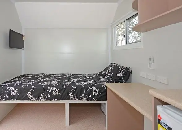 Oda (Compact Single Van Room)