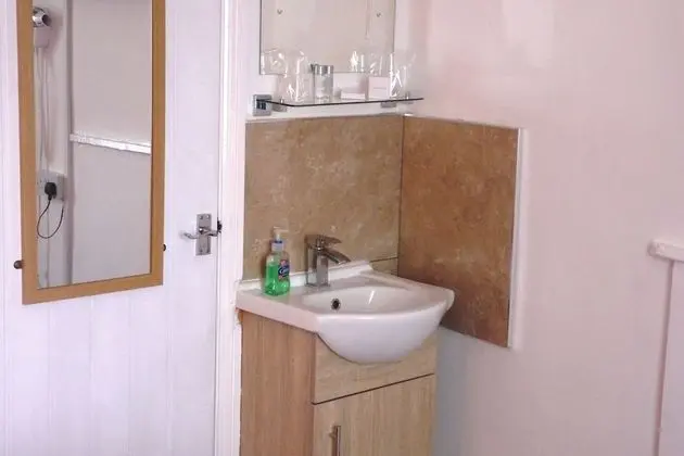 Tek Büyük Yataklı Oda, Banyolu/Duşlu, Deniz Manzaralı (Room3)