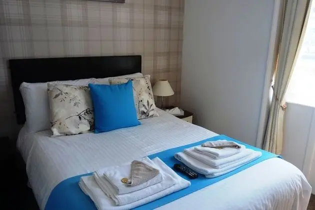 Tek Büyük Yataklı Oda, Banyolu/Duşlu, Liman Manzaralı (Room2)
