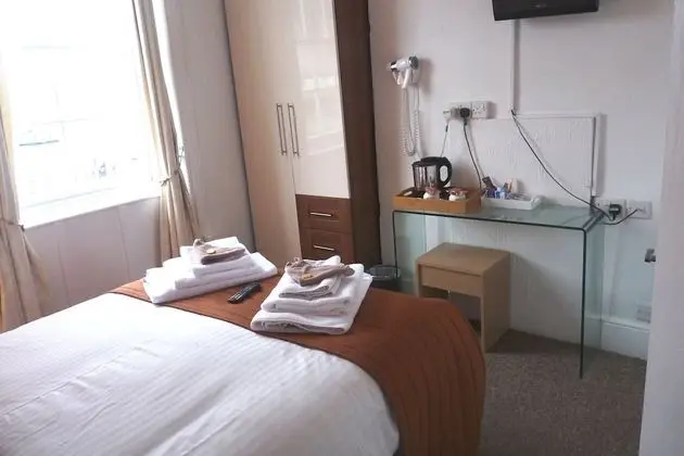 Tek Büyük Yataklı Oda, Banyolu/Duşlu, Liman Manzaralı (Room2)