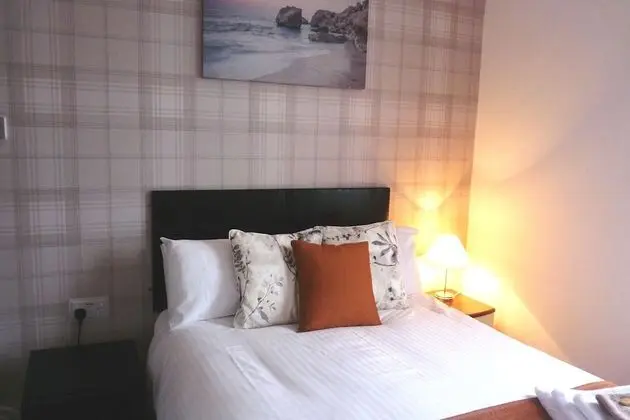 Tek Büyük Yataklı Oda, Banyolu/Duşlu, Liman Manzaralı (Room2)