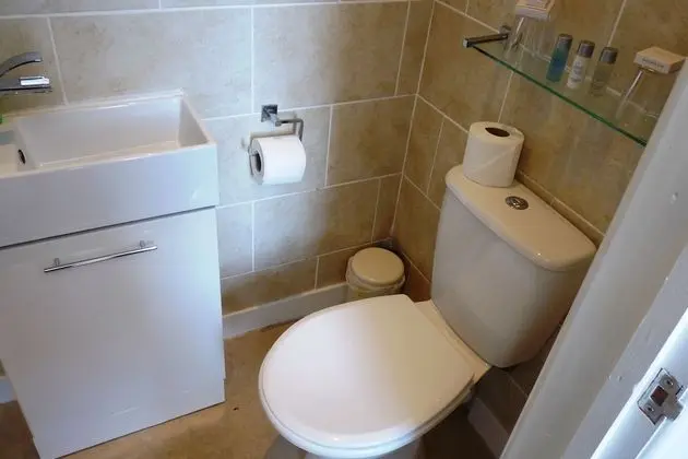 Tek Büyük Yataklı Oda, Banyolu/Duşlu, Liman Manzaralı (Room2)