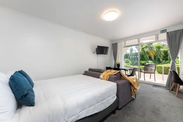 Deluxe Süit, 1 Yatak Odası, Küçük Mutfak, Bahçe Manzaralı (Unit 2)