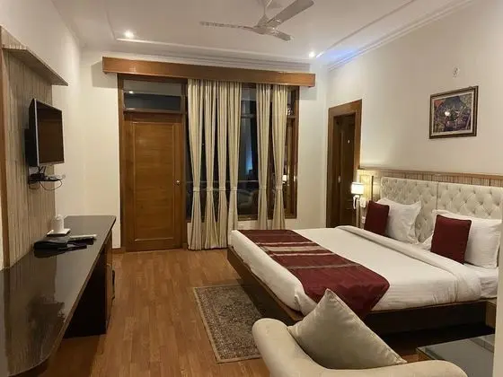 Deluxe Tek Büyük Yataklı Oda