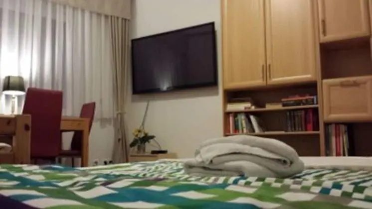 Tek Büyük Yataklı Oda, Sigara İçilmez, Ortak Banyo