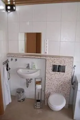 Tek Büyük Yataklı Oda, Sigara İçilmez, Ortak Banyo