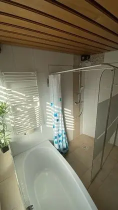 Tek Büyük Yataklı Oda, Sigara İçilmez, Ortak Banyo