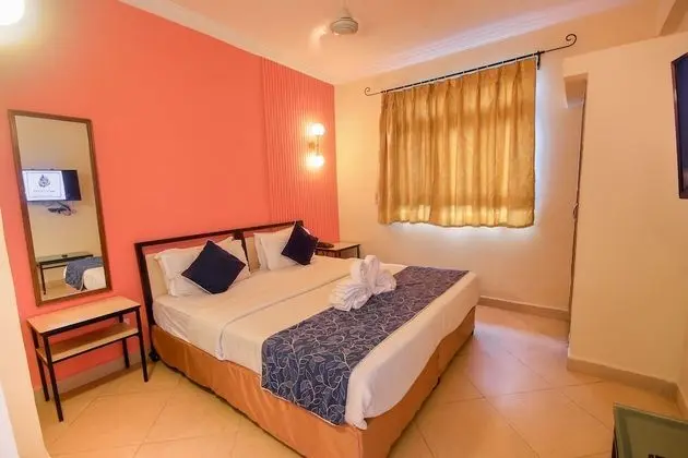 Honeymoon Suite with Balcony and Pool View