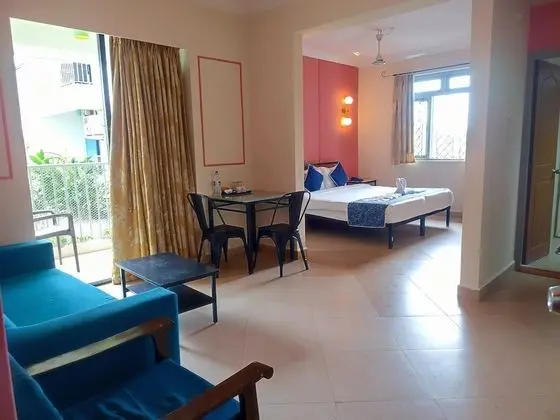 Honeymoon Suite with Balcony and Pool View