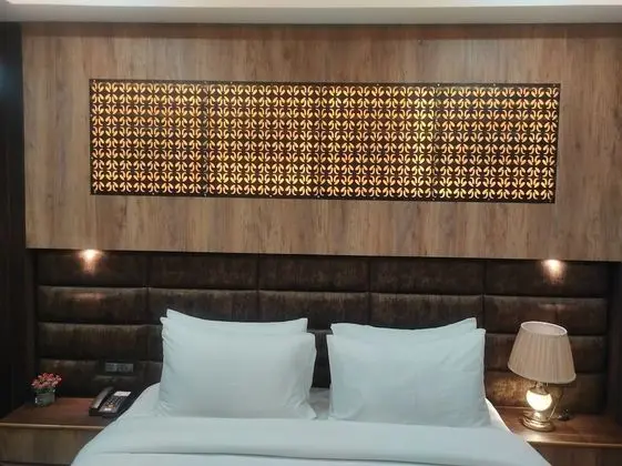 Royal Tek Büyük Yataklı Oda
