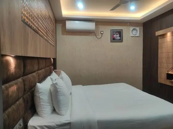 Royal Tek Büyük Yataklı Oda
