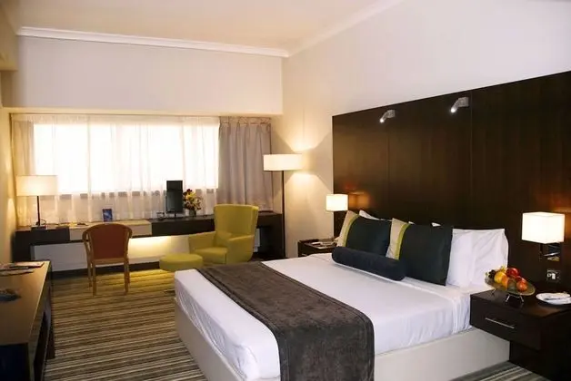 DELUXE ROOM KING