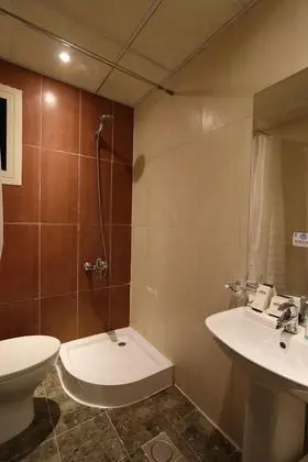 Üç Kişilik Oda