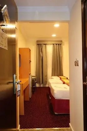 Üç Kişilik Oda